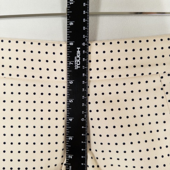 J. Crew 5" Shorts Women 00 Ecru Navy Blue Polka Dot 100% Cotton Flat Front Chino - Picture 6 of 9